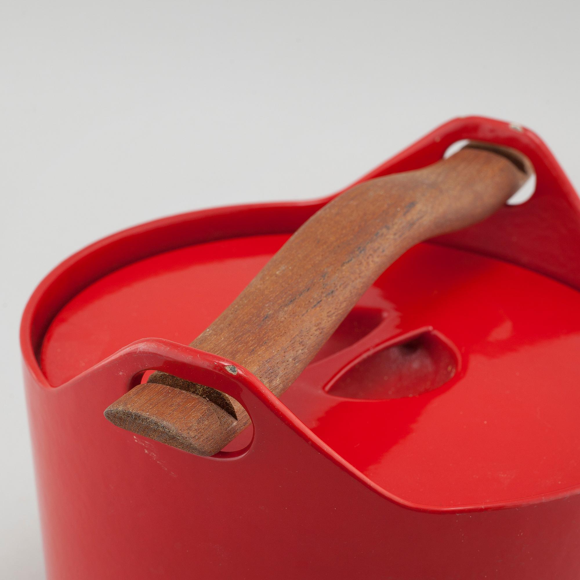 TIMO SARPANEVA, an enamel casserole pot for W Rosenlew & Co, Pori, Finland.