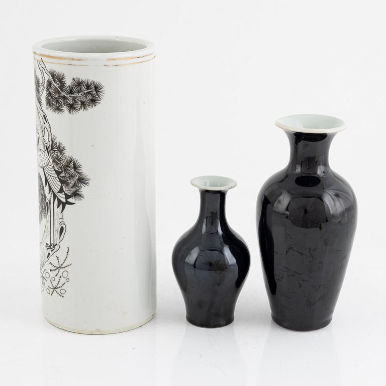 Three porcelain vases, China, 20th century.