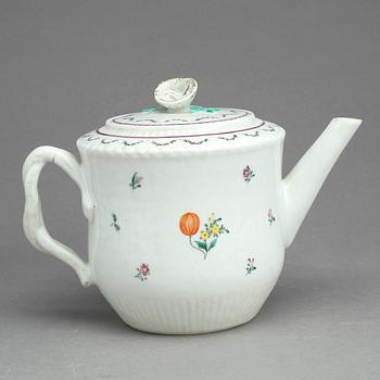 TEKANNA, porslin, Kina, Qingdynastin, omkring år 1800.