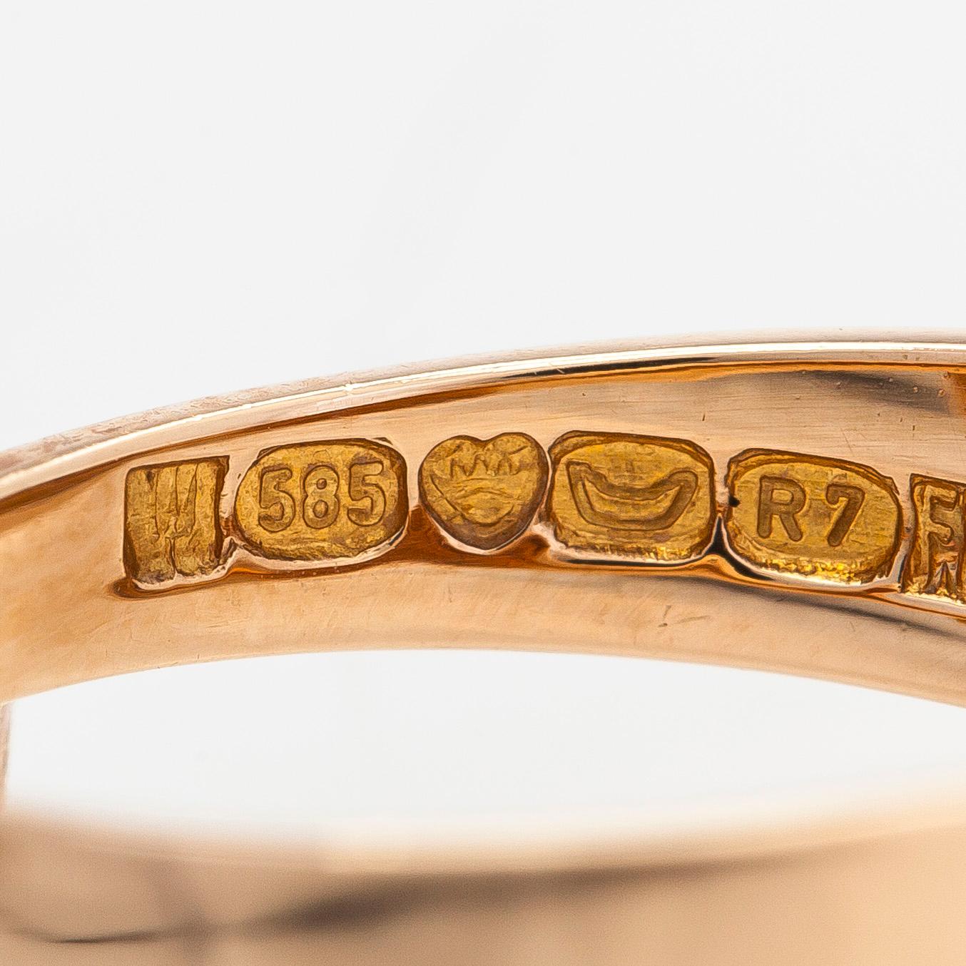 Björn Weckström, A 14K gold ring 'Broken leaf' with cultured pearls for Lapponia 1970.