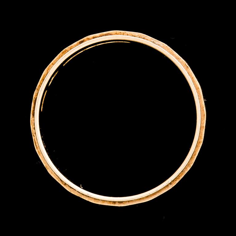 RING, 23 k. Vikt ca 10 g.