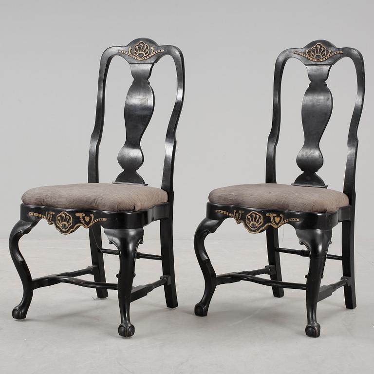 STOLAR, ett par, senbarock/rokoko, 1700-tal.