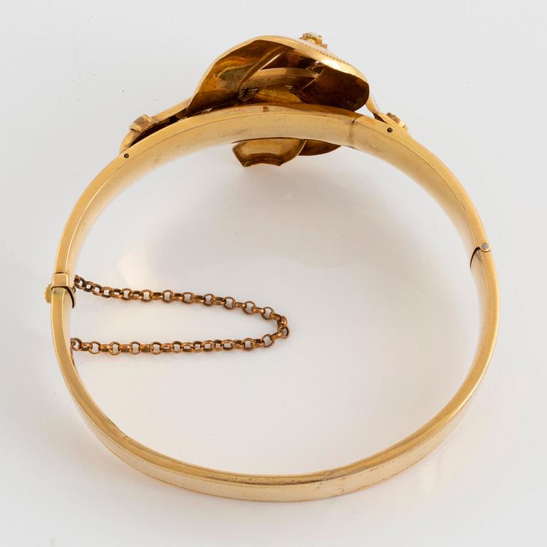 Gustaf Dahlgren armband 18K guld med pärlor.