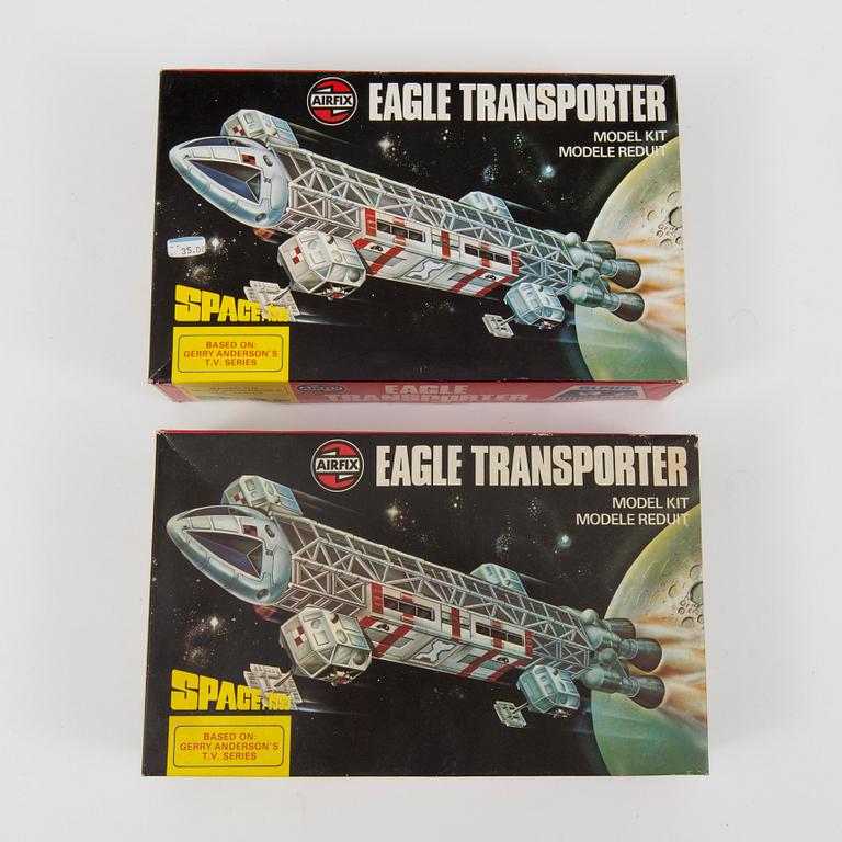 A lot of 4 Corgi Toys and Airfix Buck Rogers and Space 1999 space ships, England, 1970s.