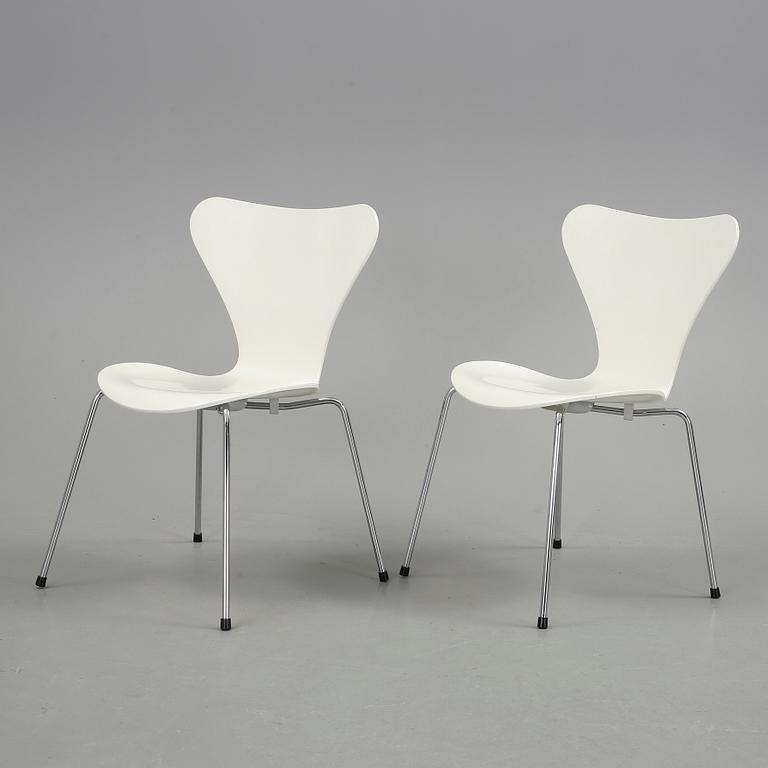 STOLAR, ett par, "Sjuan", Arne Jacobsen, Fritz Hansen.