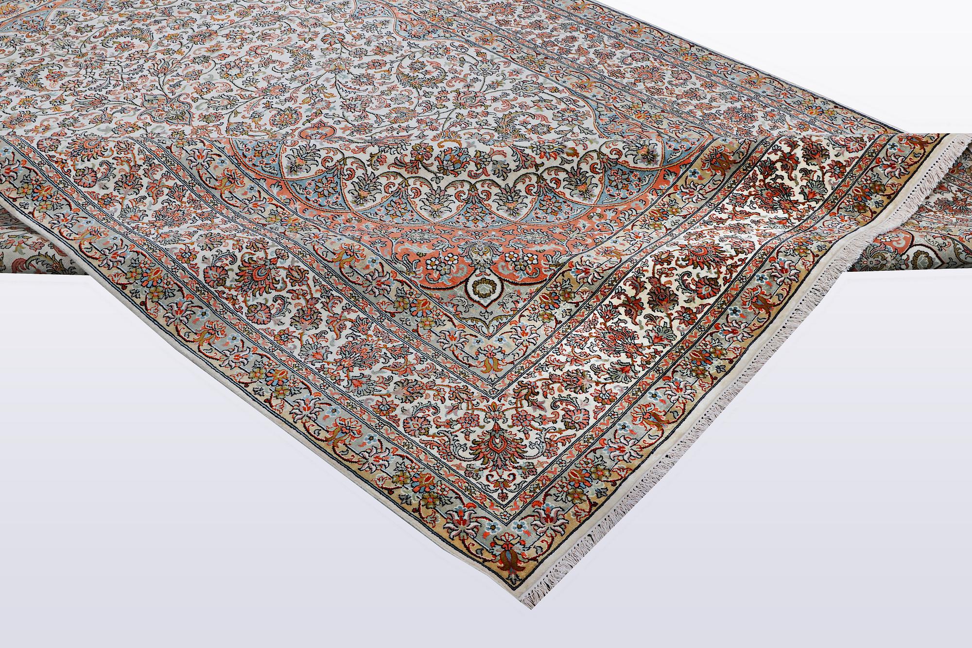 A carpet, Kashmir silke 307 x 220 cm.