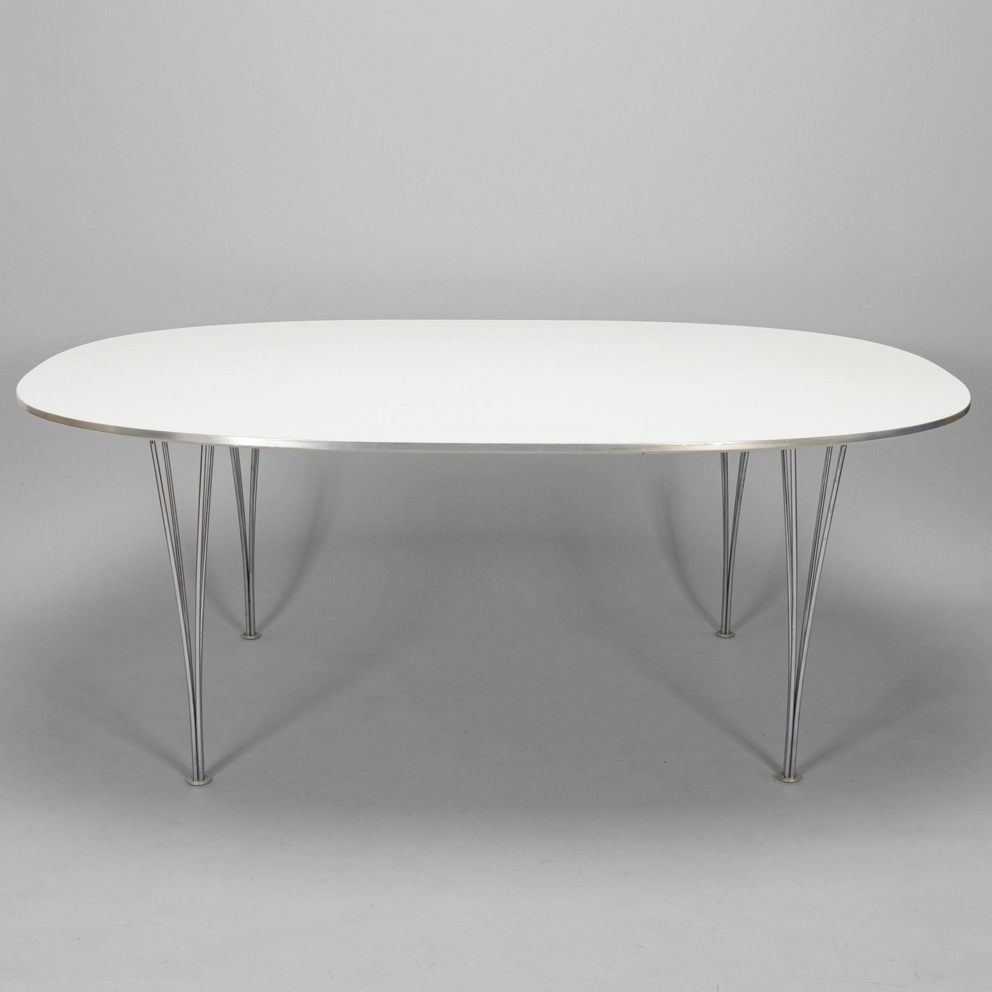 Bruno Mathsson & Piet Hein, ruokapöytä, "Superellips", Fritz Hansen, Tanska. 1996.