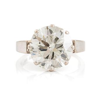 502. A WA Bolin ring in 18K white gold set with a round brilliant-cut diamond.