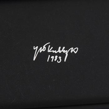 Yrjö Kukkapuro, tuoli, "Vino", Avarte 1980-luku, signeerattu Yrjö Kukkapuro -83.