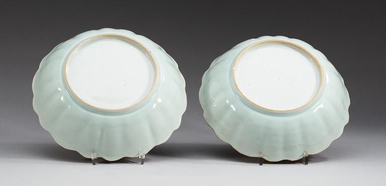 A pair of famille rose bowls, Qing dynasty, Qianlong (1736-95).
