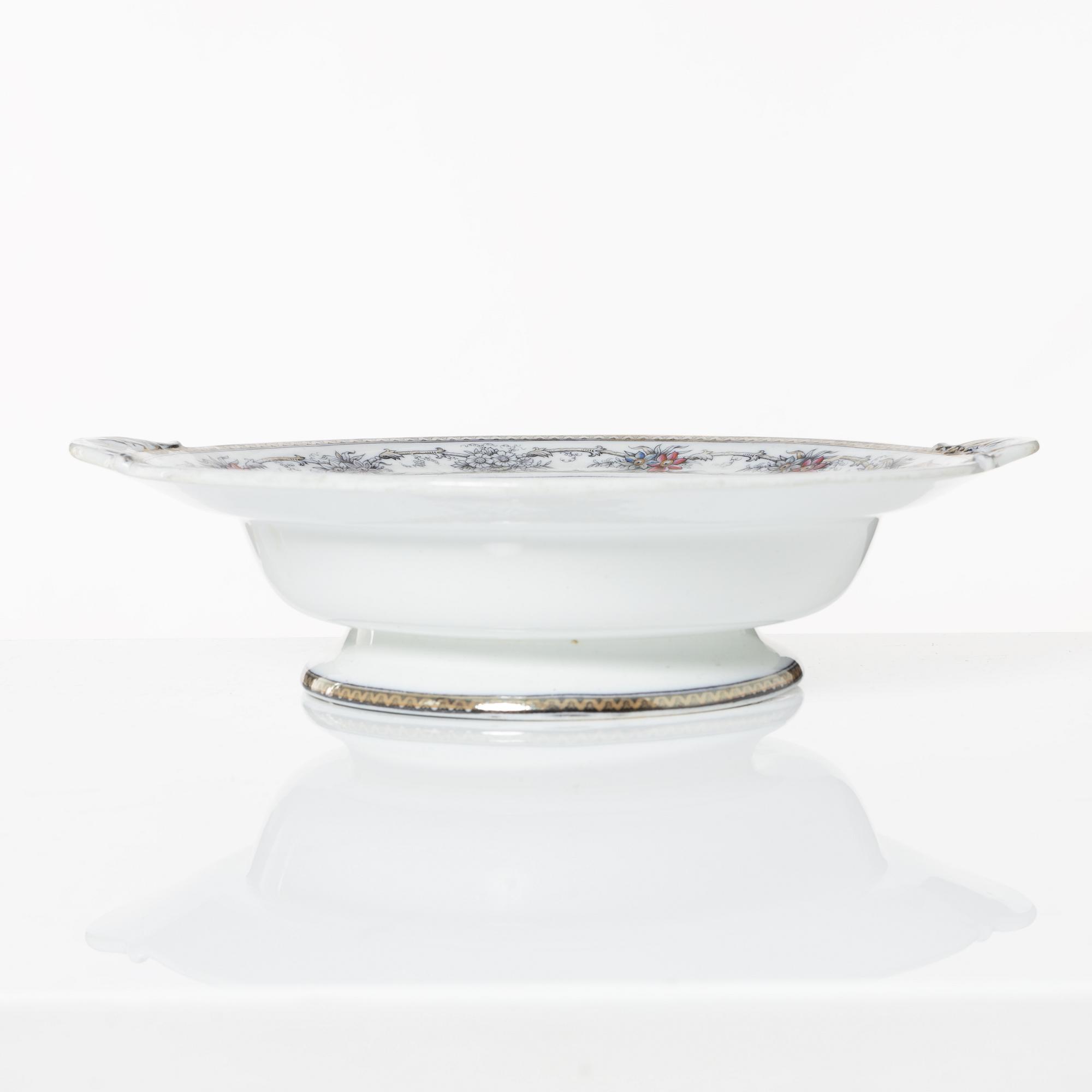 Dinner service, 100 pieces, creamware, "Iris", Rörstrand, second half of the 20th Century.