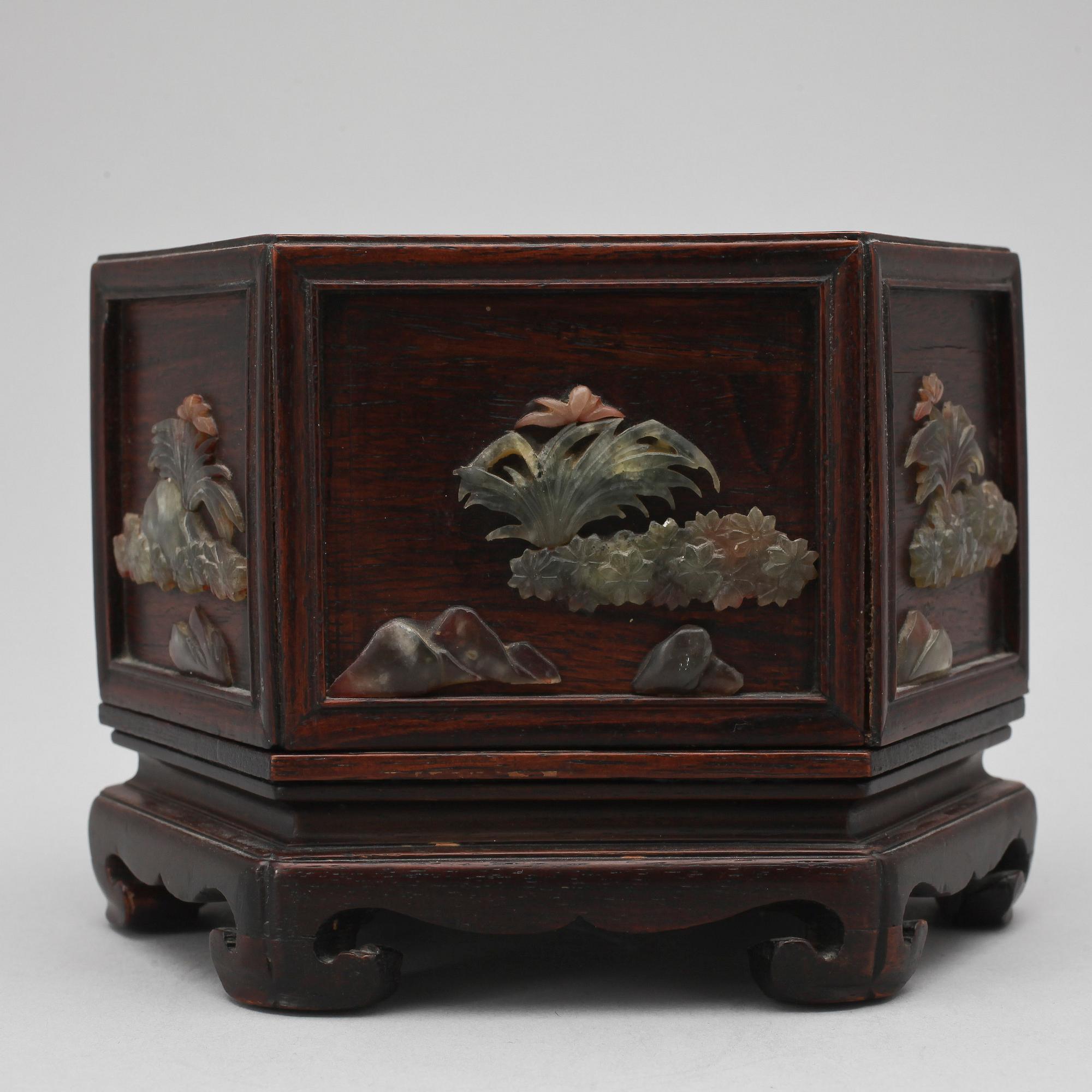 ASK, trä och sten, sannolikt Kina, 1900-tal.