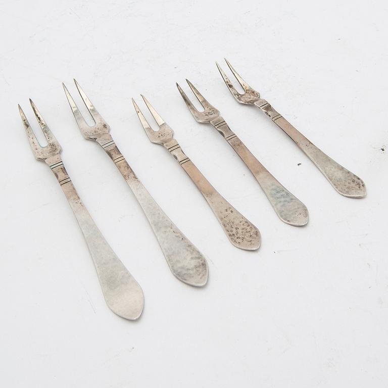 A Danish 20th  century set of five silver forks mark of Georg Jensen, weight 110 grams.