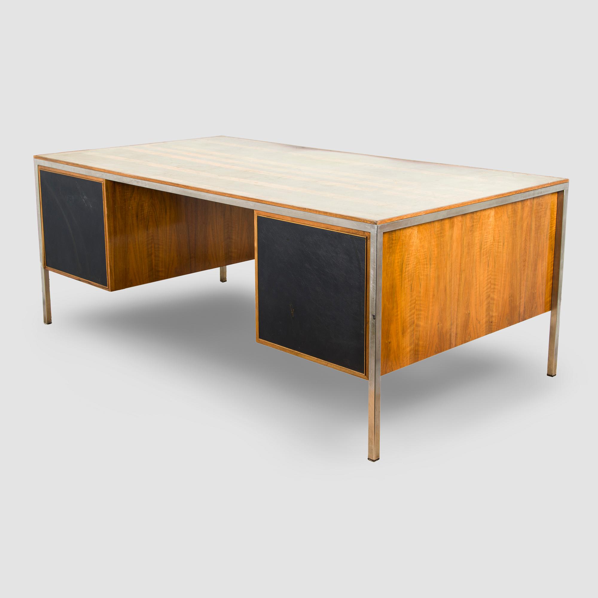 Kirjoituspöytä, HH. Martyn & Co Ltd, päivätty kesäkuu 1966.