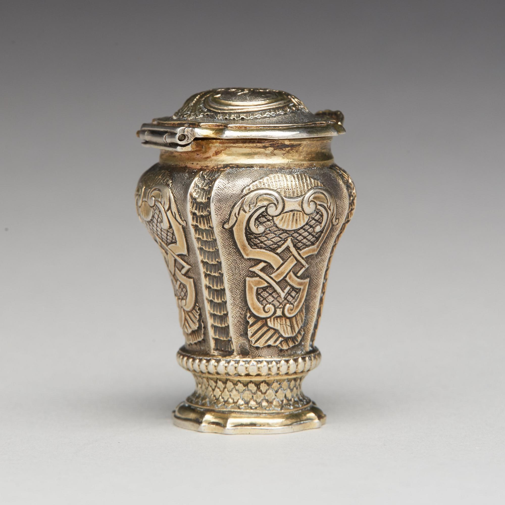 Paul G Zachun, luktdosa, silver, (verksam i Norrköping 1722-1753). Rokoko.
