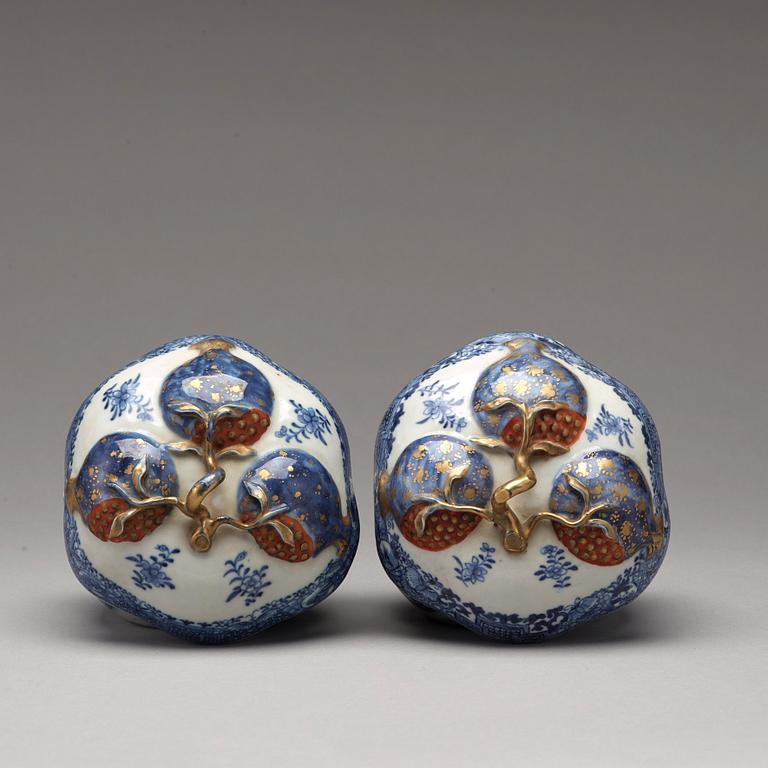 TERRINER med FAT, ett par, kompaniporslin. Qing dynastin, Qianlong (1736-95).