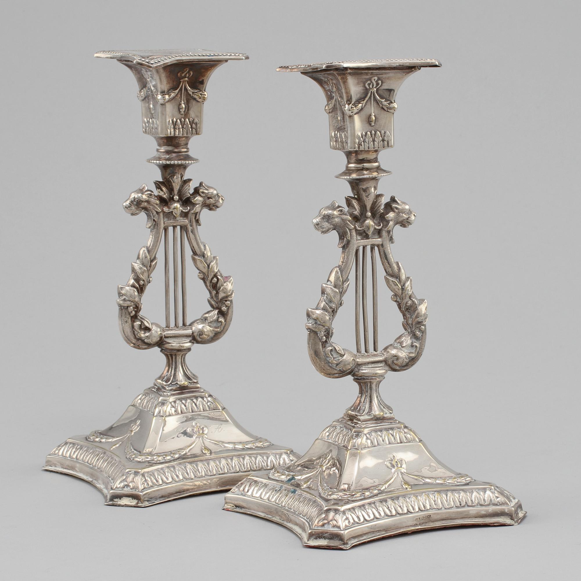 LJUSSTAKAR, ett par, nysilver, C G Hallberg, Stockholm, 1900-talets första hälft.