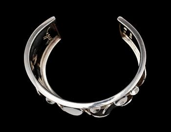 CLAES E GIERTTA, armring, Silver, Sterling, Stockholm 1975. 65 gram.