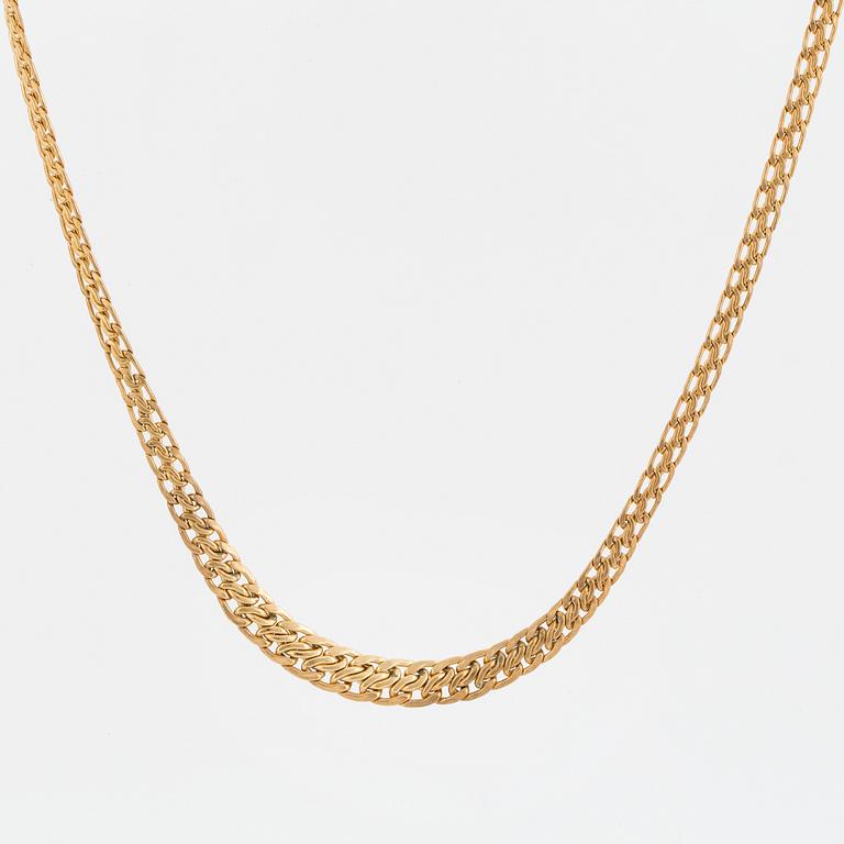 A graduated fancy-linkl necklace.
