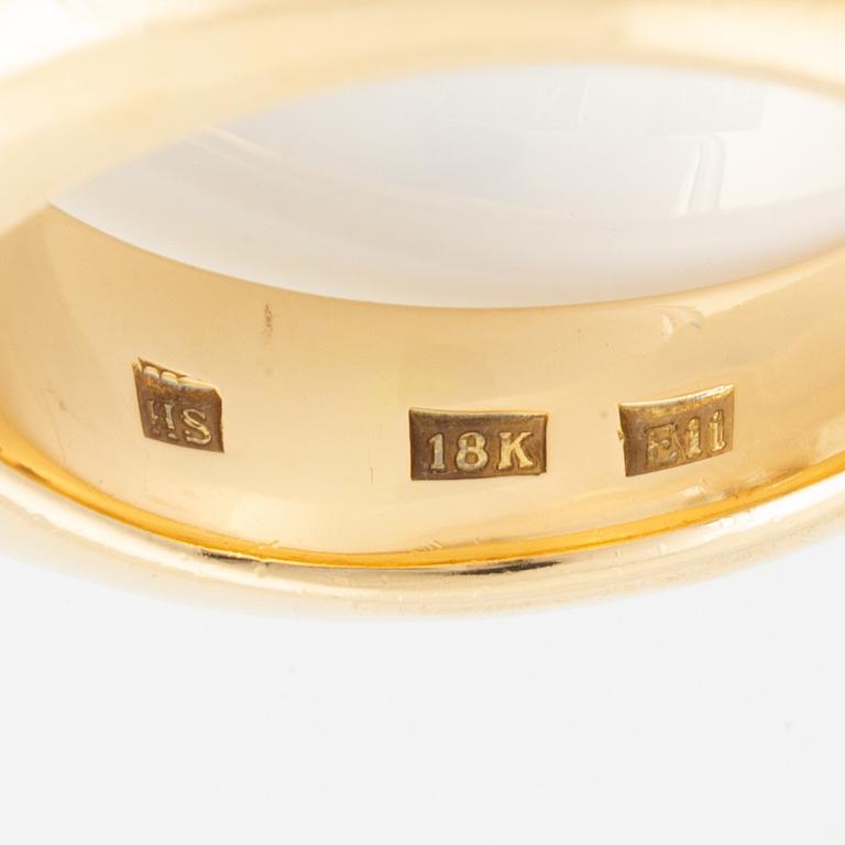 Ring 18K guld med en rund briljantslipad diamant 2.98 ct enligt gravyr.
