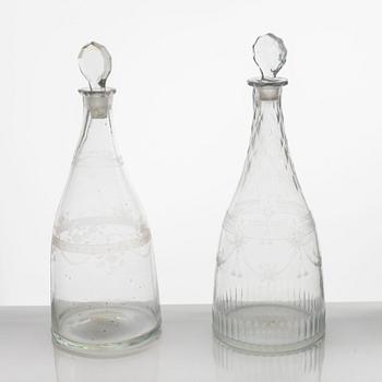 Karaffer, 2 st, glas, gustavianska, omkring år 1800.