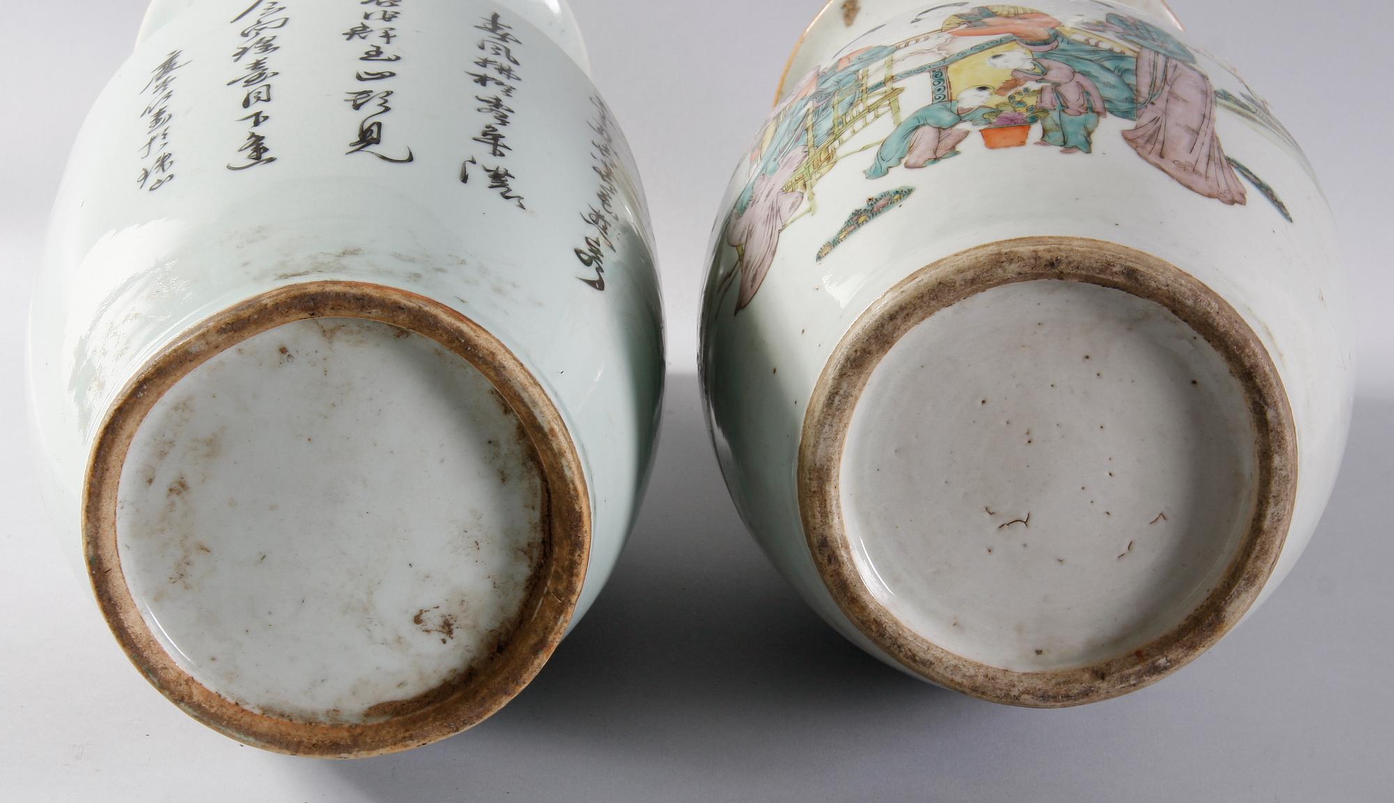 GOLVVASER, 2 st, porslin, Kina, 1900-tal.