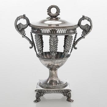 Louis Manant, genombruten skål, silver, Paris 1819-1838.