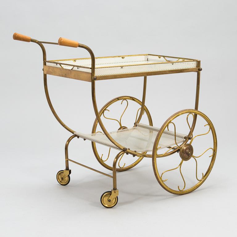 SERVERINGSVAGN, 1900-talets mitt.