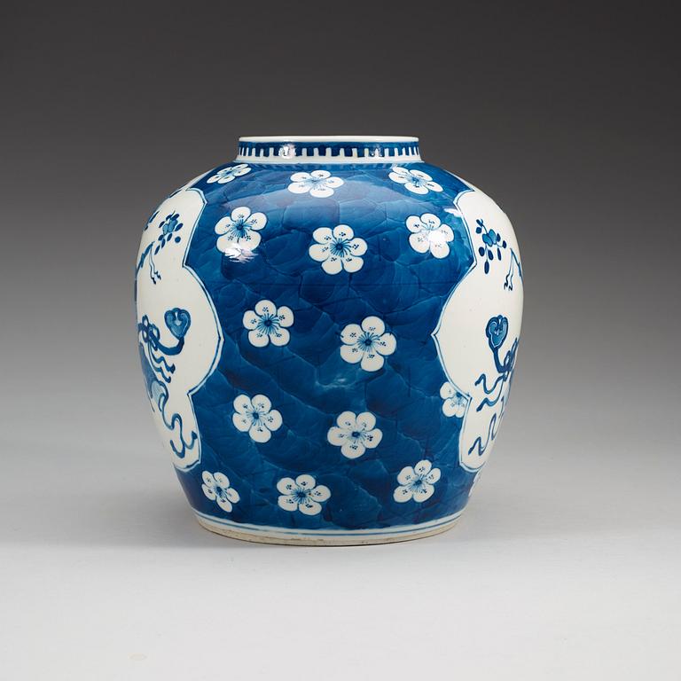 A blue and white jar, Qing dynasty, 19th Century with Kangxis six characters mark.