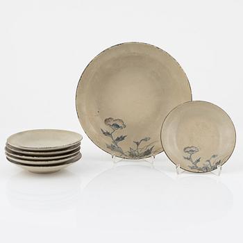 A set of Japanese bowls, Edo period (1666-1868).