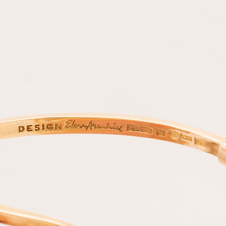 An 18K gold bracelet by Elon Arenhill, Malmö 1963.