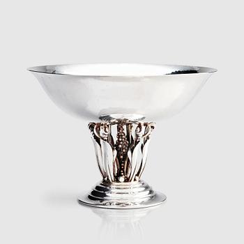 1. Johan Rohde, an 830/1000 silver bowl, Georg Jensen, Copenhagen 1915-1919, design nr 171.