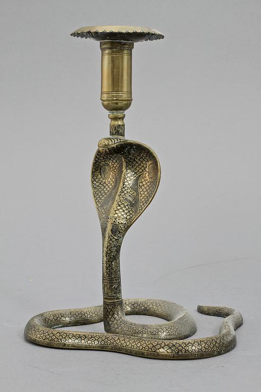 LJUSSTAKAR, ett par, gulmetall, orientaliska, 1900-tal.