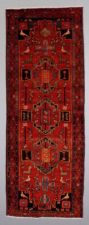 MATTA, Hamadan, 288 x 105 cm.