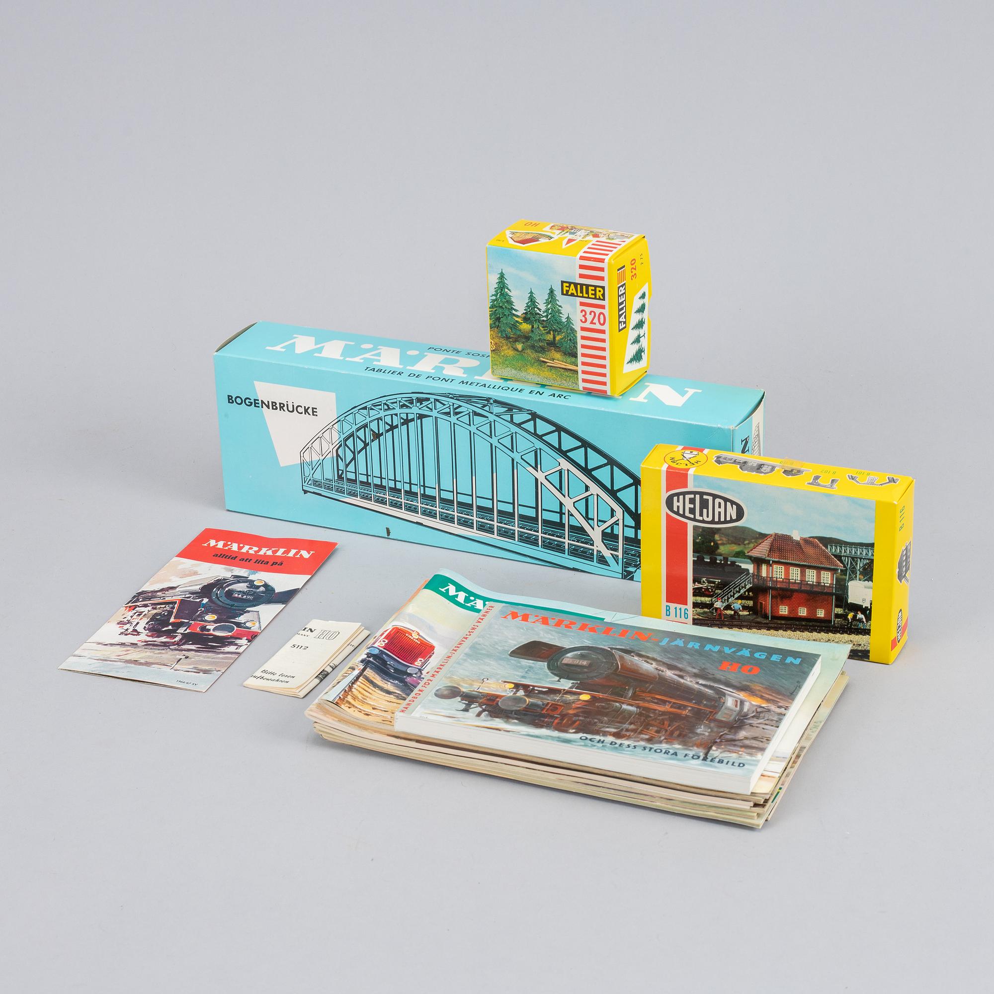 Märklin, a large collection of locomotives, wagons and accessories.