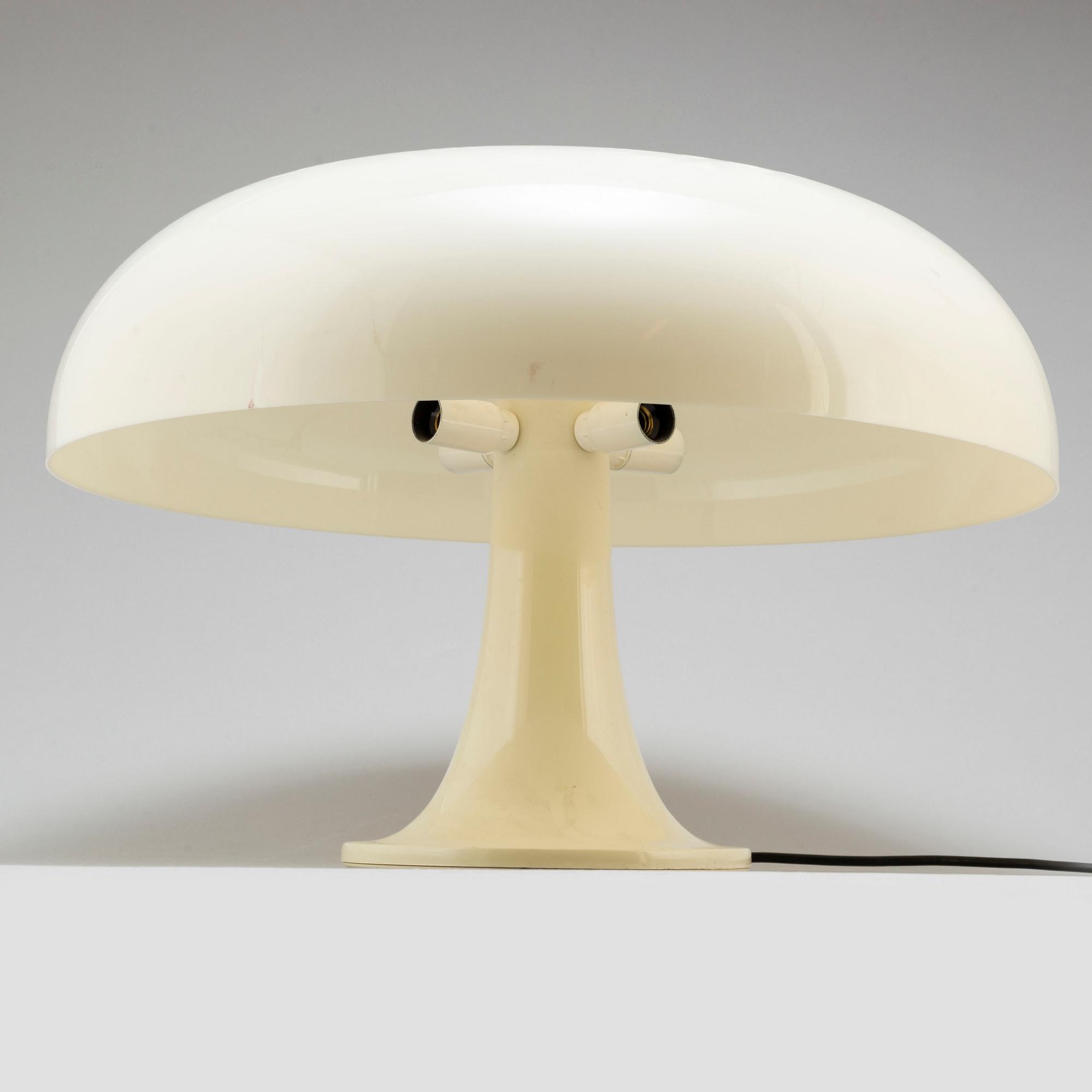 BORDSLAMPA, "Nesso", Gruppo Architetti Urbanisti "Città Nuova", Artemide, Italien. Formgiven under 1960-talet.