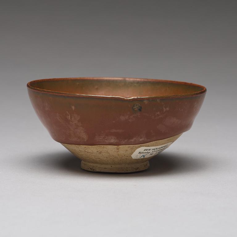 A brown glazed temmoku bowl, Henan, Song dynasty (960-1279).