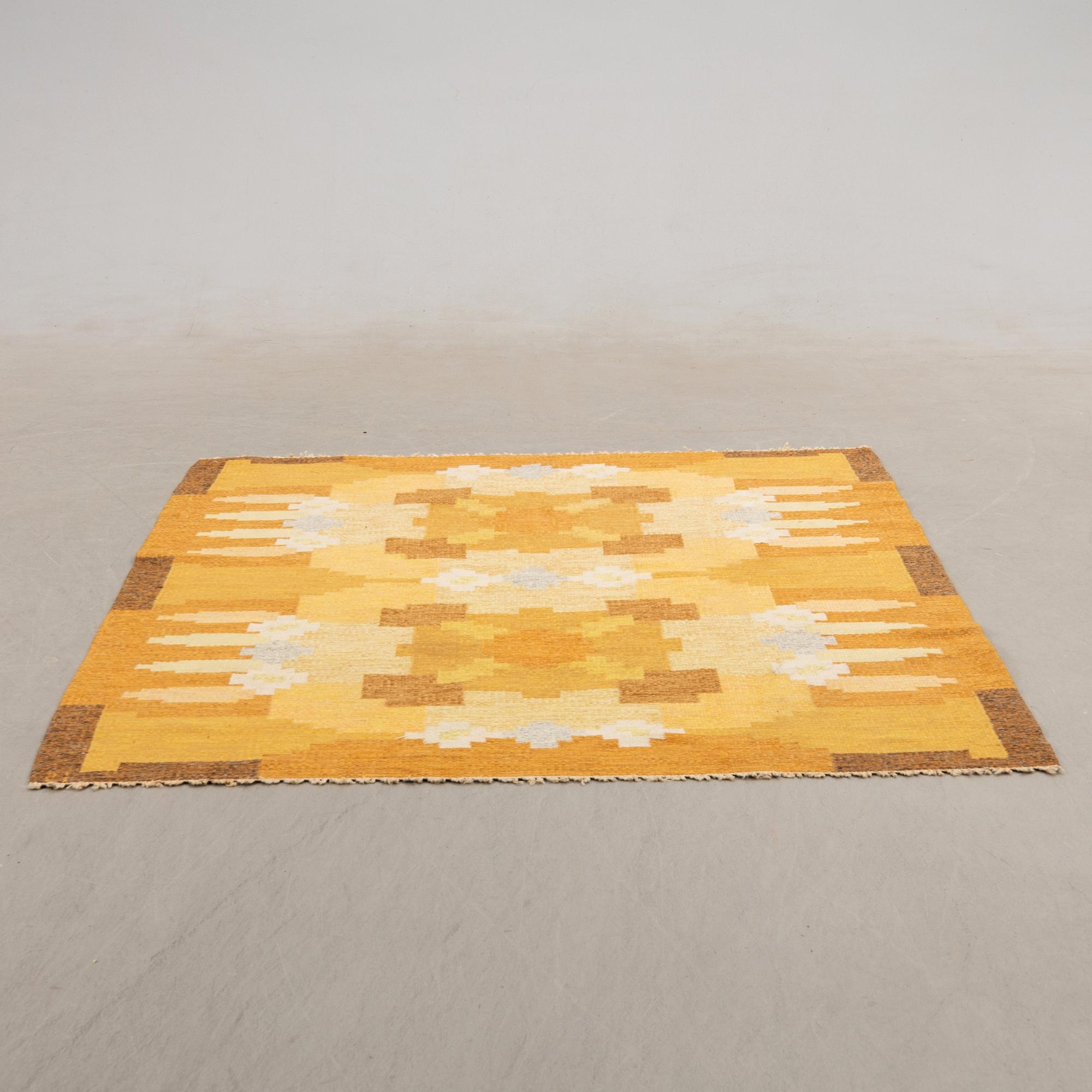 Ingegerd Silow, Matta rölakan signerad IS ca 240x165 cm.