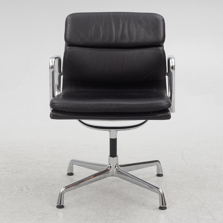 Charles & Ray Eames, kontorsstol, "Soft Pad Chair EA217", Vitra.
