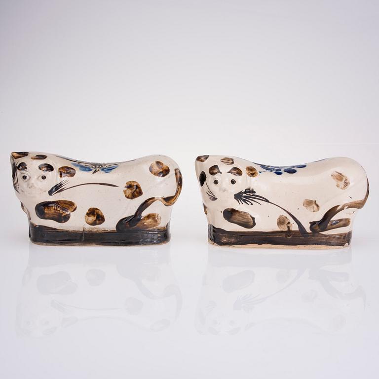 KUDDAR / NACKSTÖD, flintgods, Kina sekelskiftet 1800/1900.