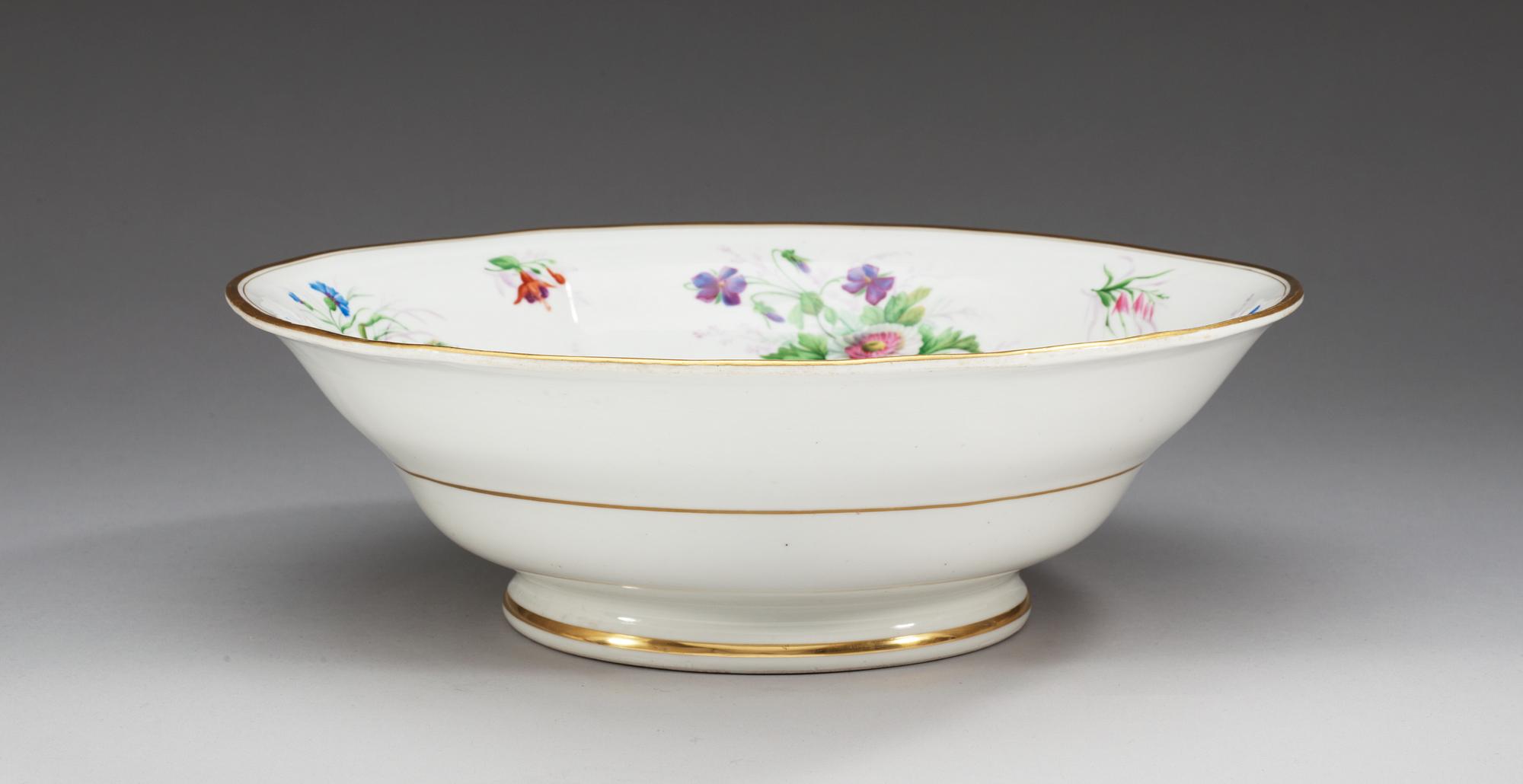 HANDFAT, porslin. Ryssland, bröderna Kornilov, St Petersburg, 1800-talets slut.