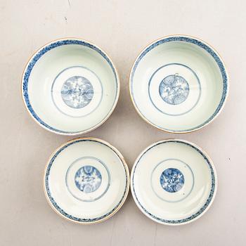 A set of 9 Chinese porcelain rise bowls with lid 20th century.