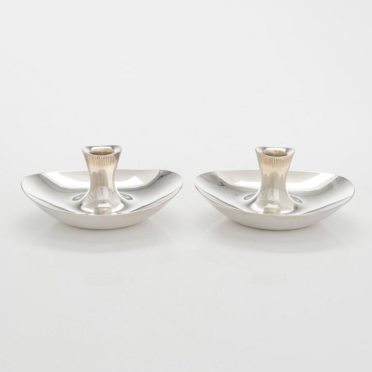 Tapio Wirkkala, ljusstakar, ett par, silver, Hopeatehdas, Helsingfors 1956.