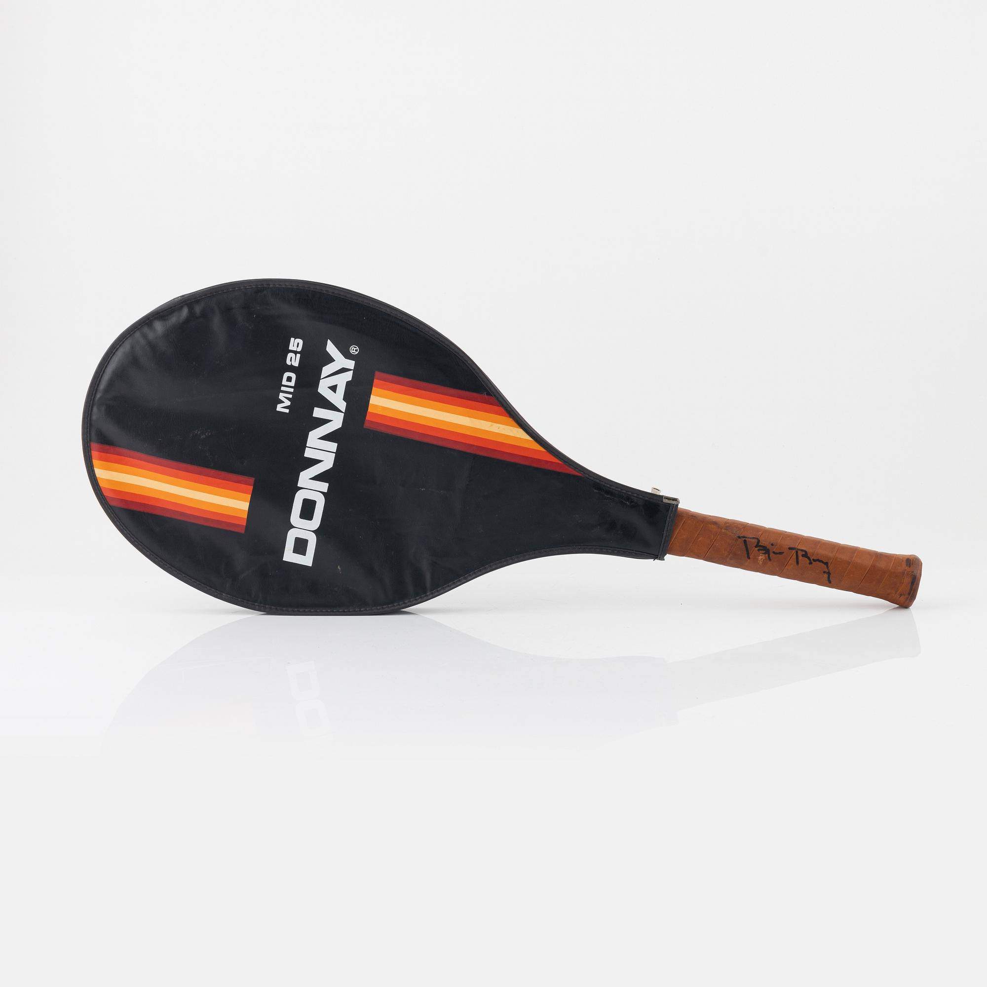 Tennisracket, Signerad Björn Borg. Donnay. Speciellt framtaget mid 25 racket i trä.