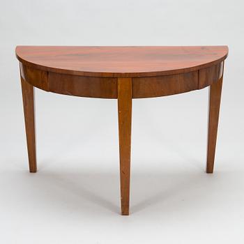 HALVMÅNEBORD, 2 st, Ryssland, 1800-talets första hälft.