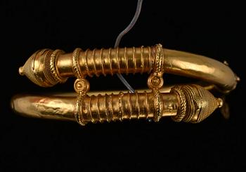 ARMBAND, 18K guld, Otto Roland Mellin Helsingfors 1870 t. Vikt 27,2 g.