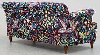 A Josef Frank sofa, model 703 by Svenskt Tenn.