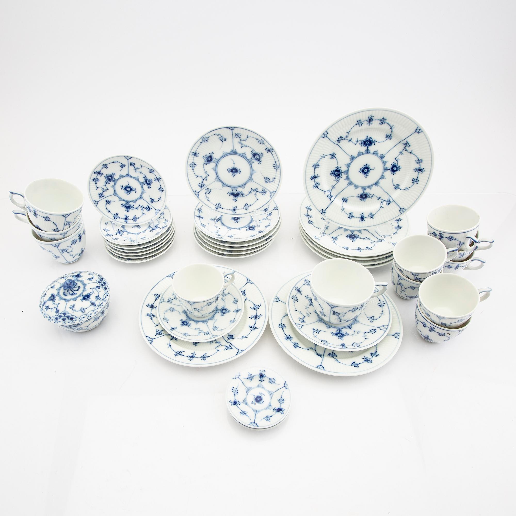 Coffee service 25 pcs "Musselmalet Riflet" Royal Copenhagen Denmark porcelain 1957-1973.