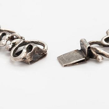 Jorma Laine, Halsband, silver. Turun Hopea, Åbo 1973.