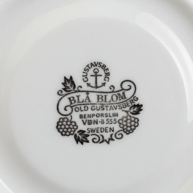 SERVISPORSLIN, 24 snarlika delar, "Blå Blom", Gustavsberg, 1900-tal.